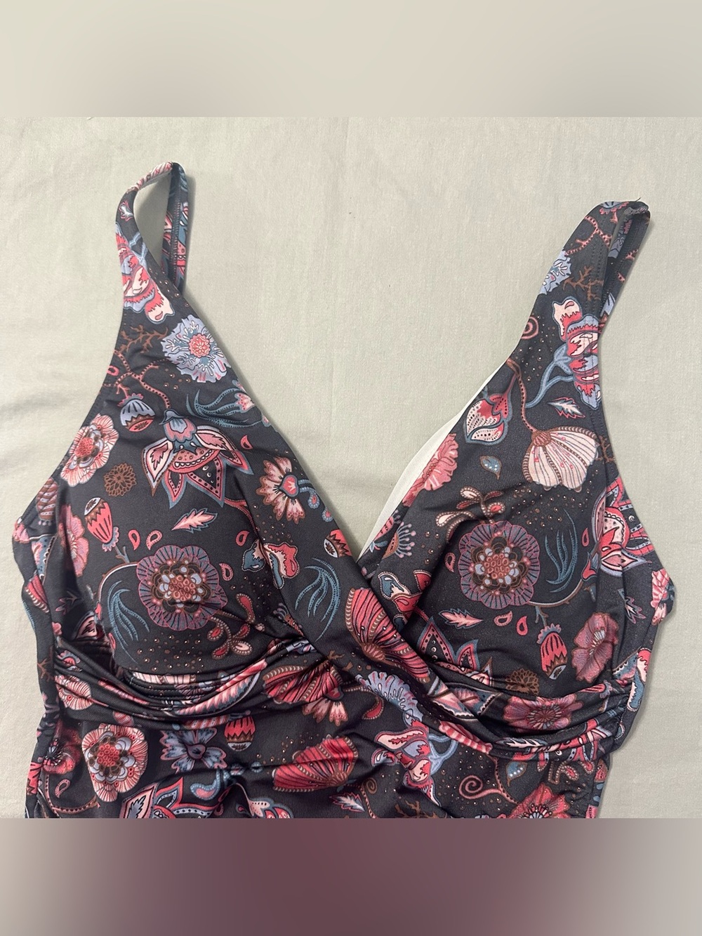 Nip Tuck Swim One Piece Swimsuit US 8 Floral Ruched Twist Front Multi-Fit Cup - Picture 7 of 13